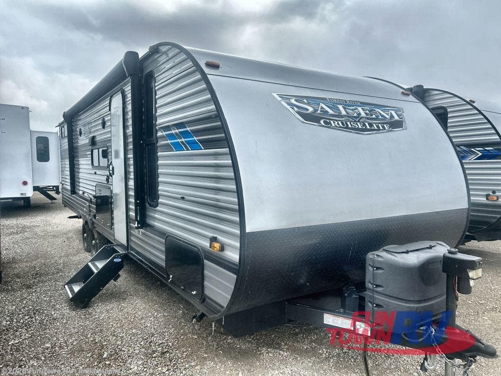 Used 2022 Forest River Salem Cruise Lite 28VBXL available in Edinburgh, Indiana