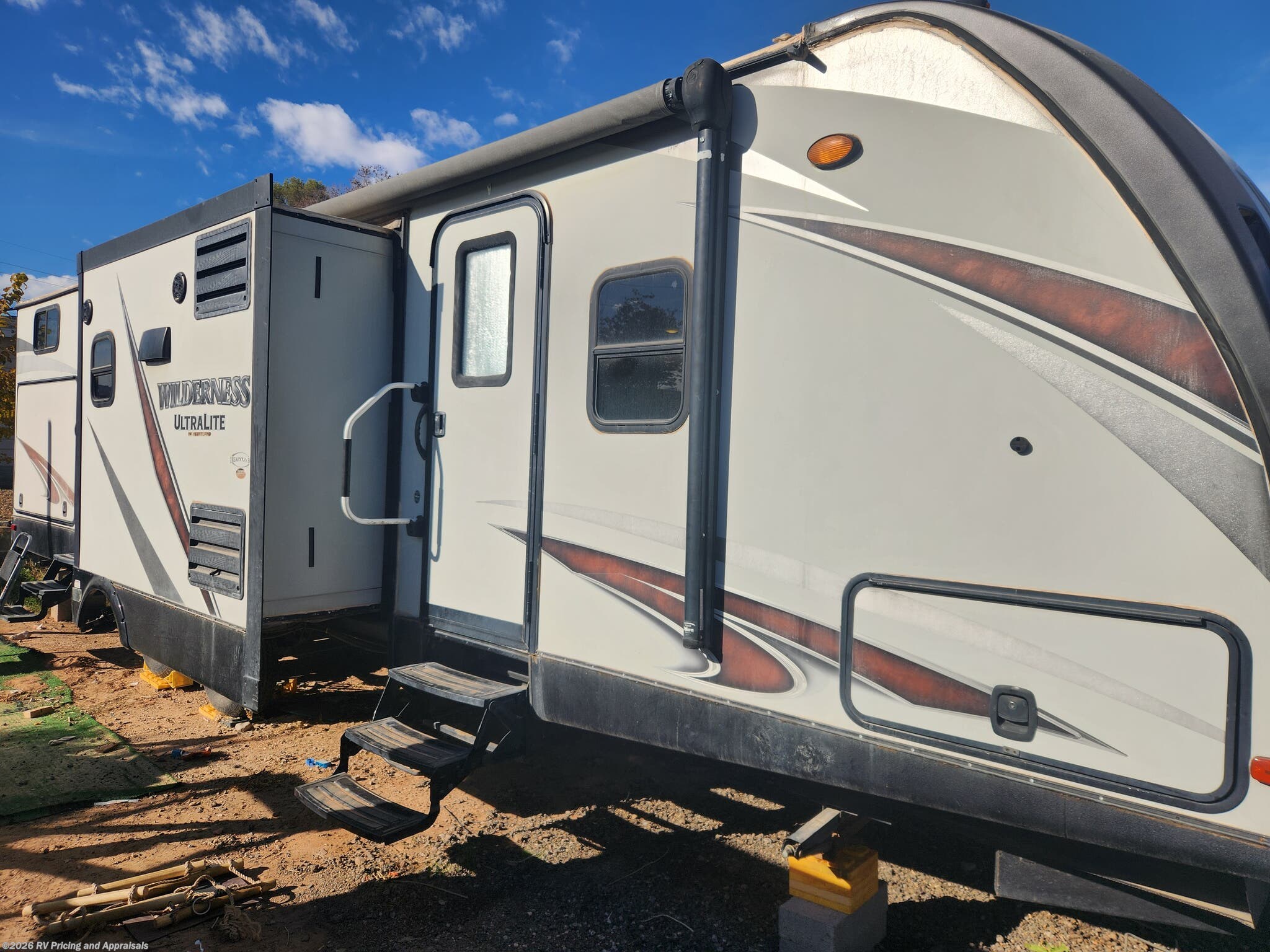 Used 2017 Heartland Wilderness 3250BS- Located in Overton, Nevada available in , Florida