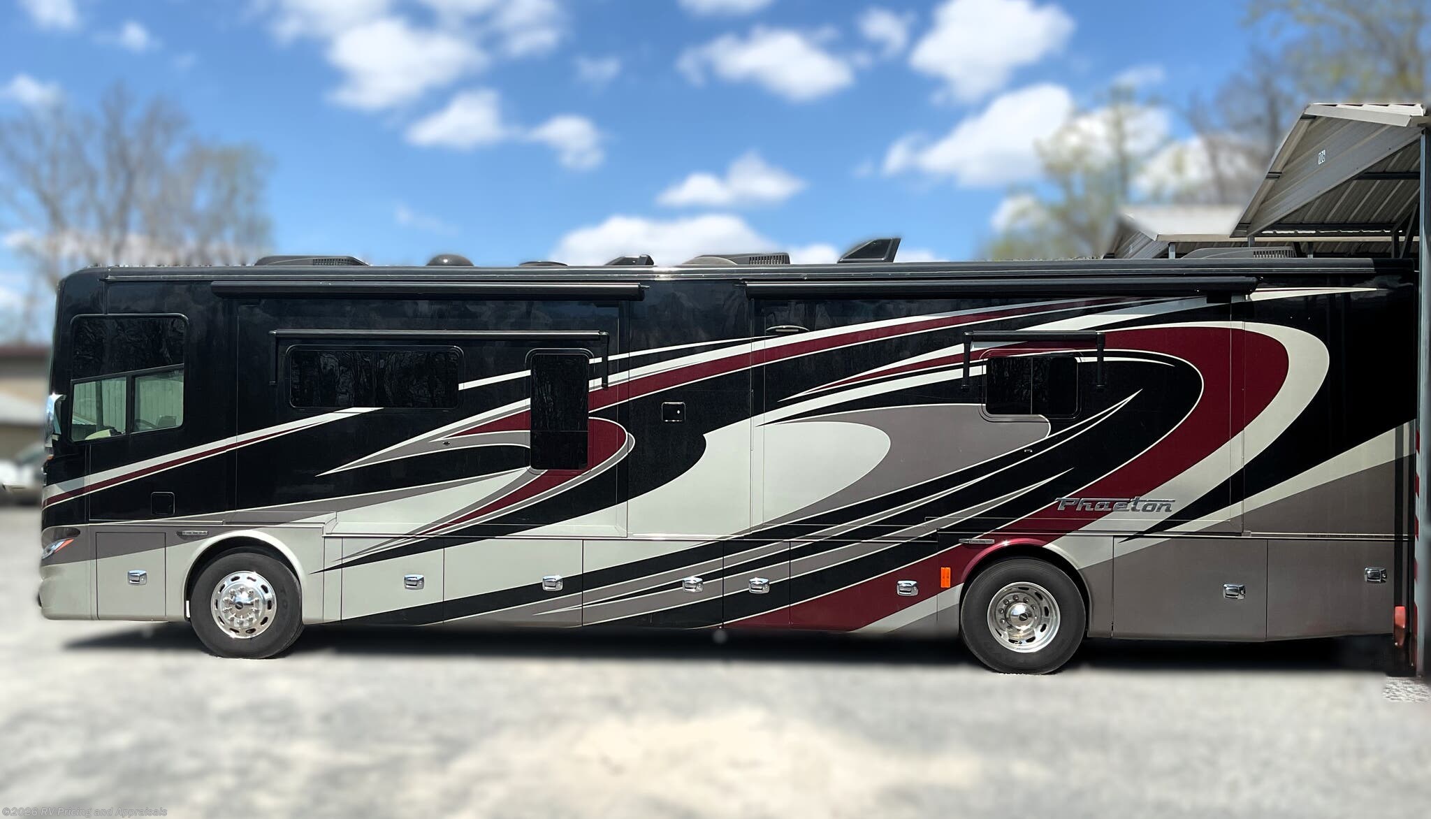 Used 2015 Tiffin Phaeton 40AH - Located in Nashville, Tennessee available in , Florida