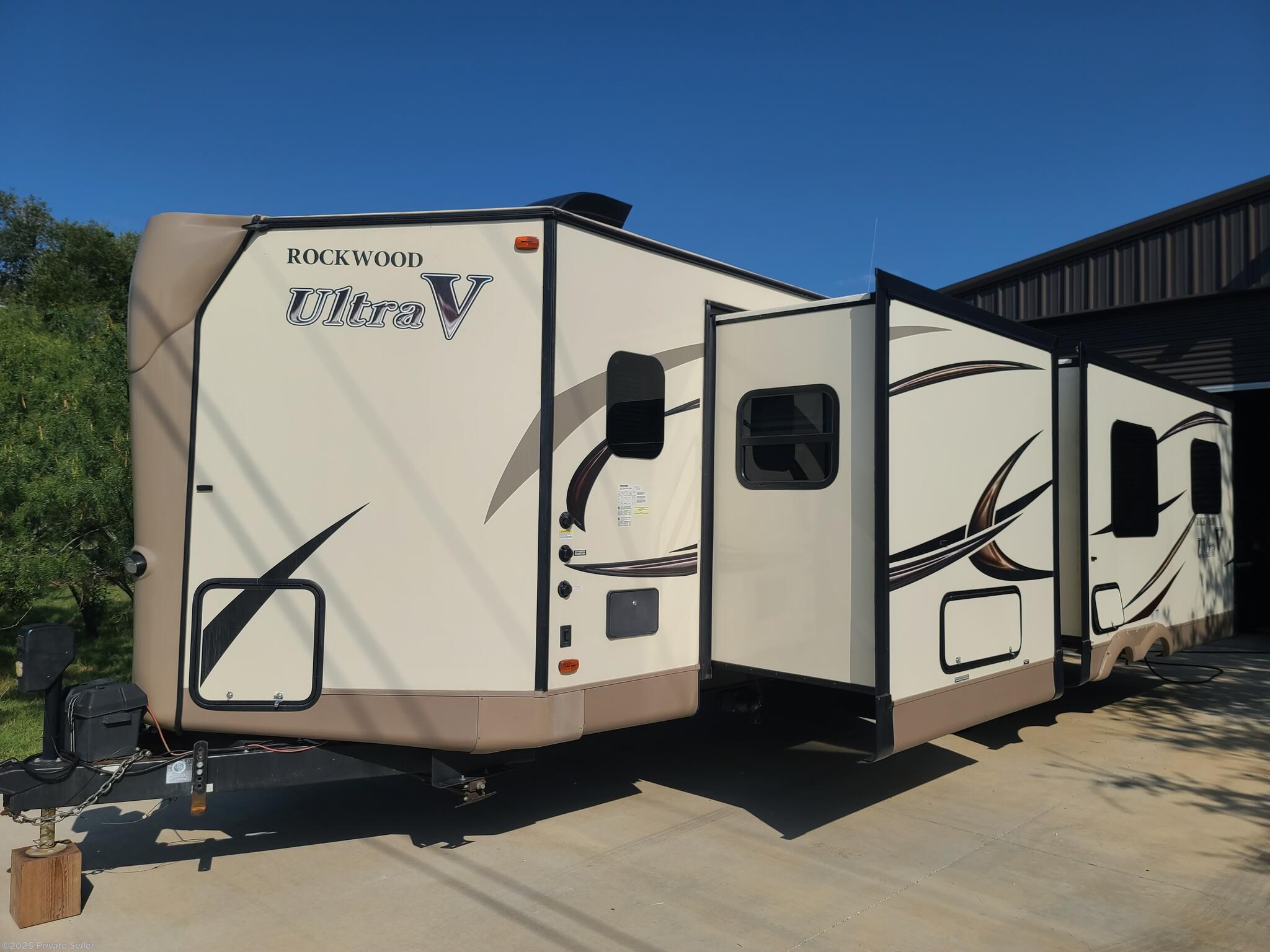 Used 2017 Forest River Rockwood Ultra V 2715VS available in Salado, Texas