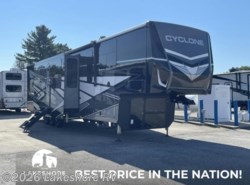 New 2025 Heartland Cyclone 4006 available in Muskegon, Michigan