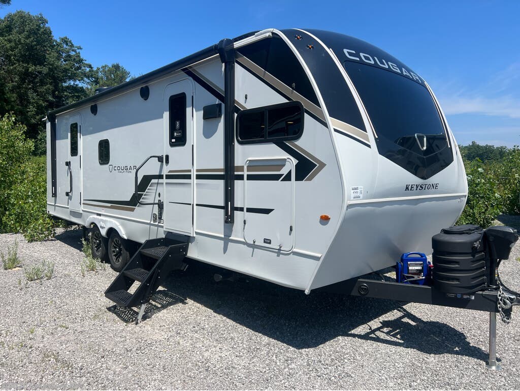 New 2026 Keystone Cougar Half-Ton 25FKD available in Muskegon, Michigan