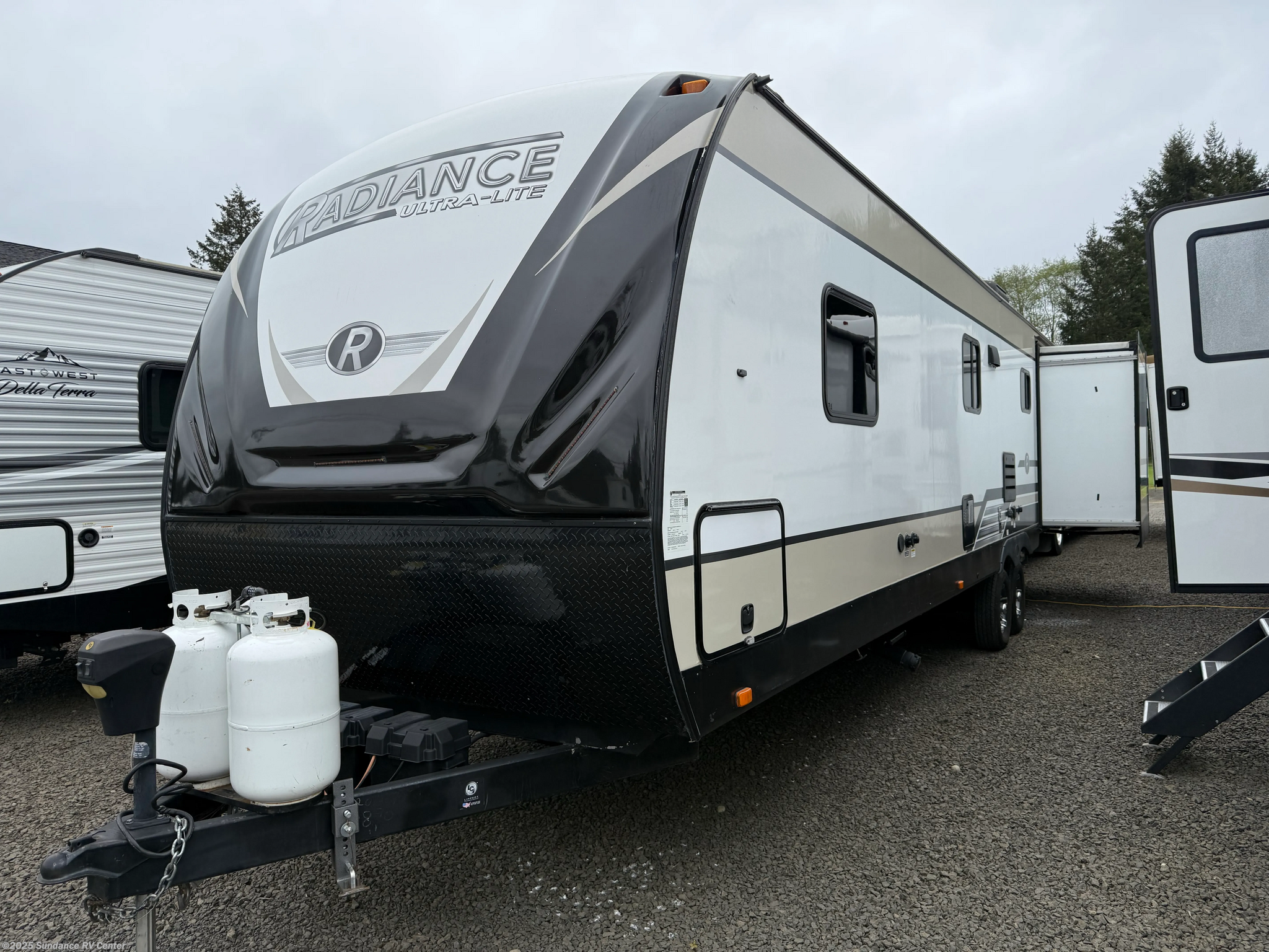 Used 2019 Cruiser RV Radiance 32BH available in Shelton, Washington