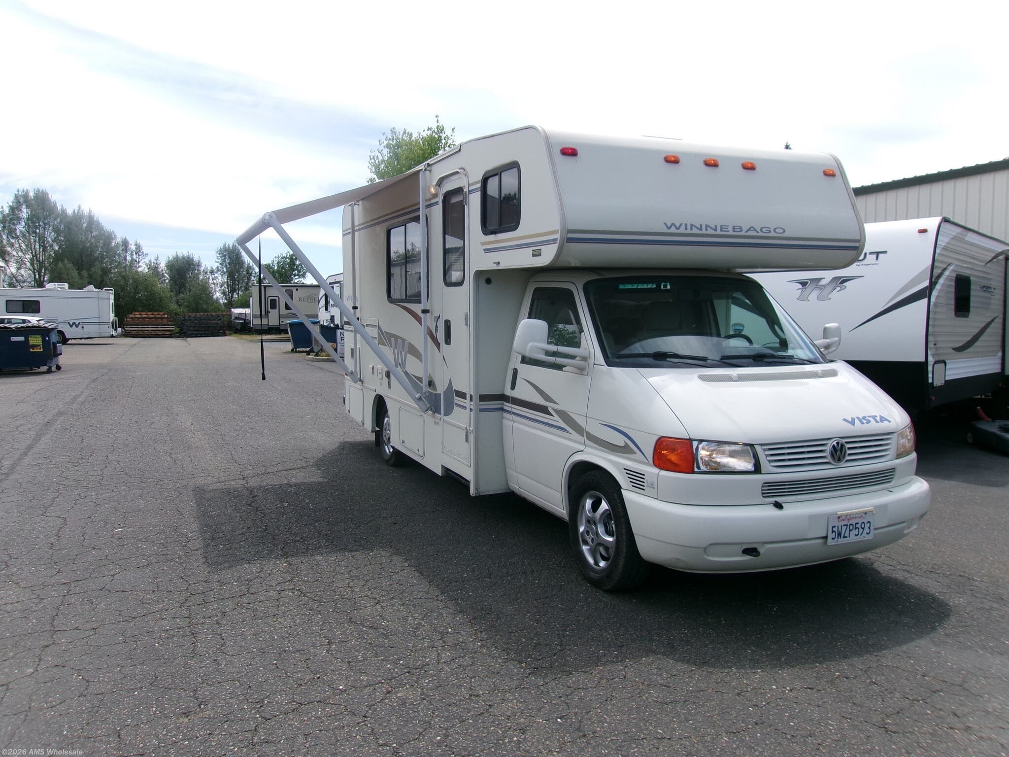 Used 2004 Winnebago Vista 21b available in Placerville, California