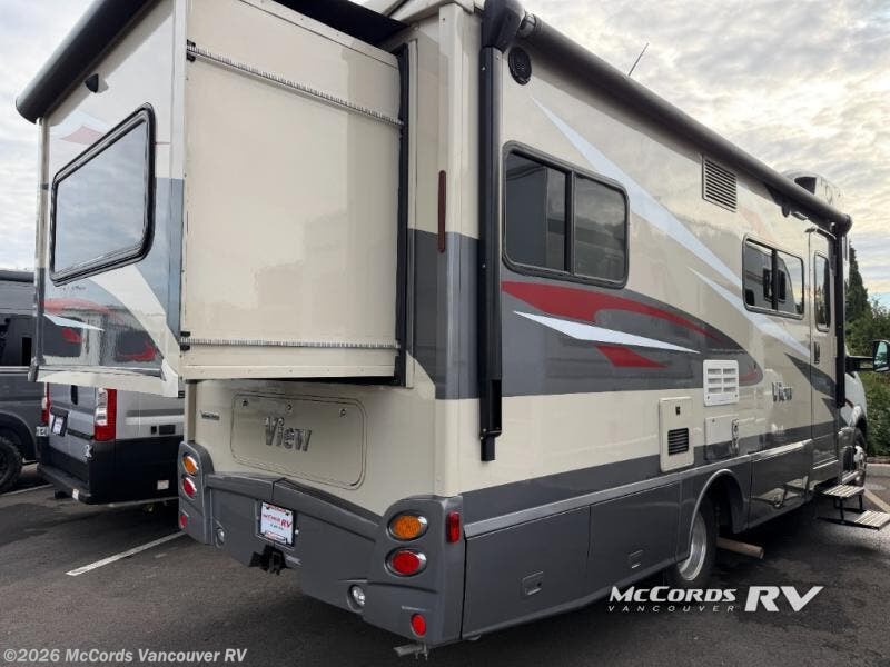 Used 2017  Winnebago View 24G by Winnebago from McCords Vancouver RV in Battle Ground, WA