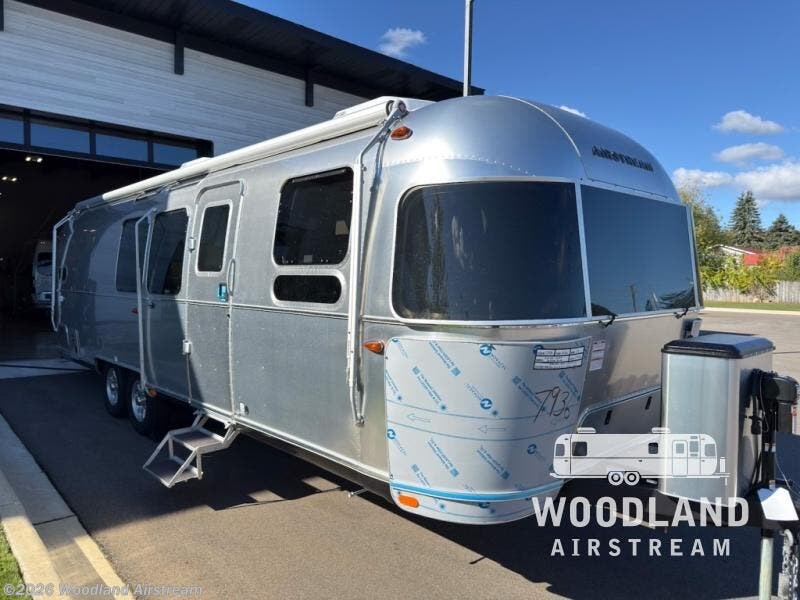 New 2026 Airstream Flying Cloud 30FB Bunk available in Clarkston, Michigan