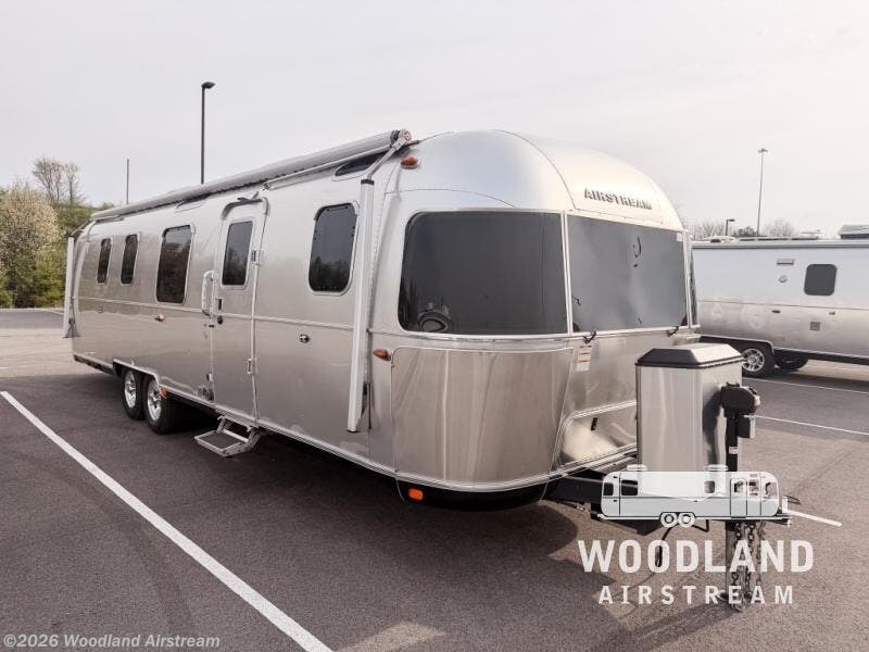 Used 2023 Airstream Classic 33FB available in Georgetown, Kentucky