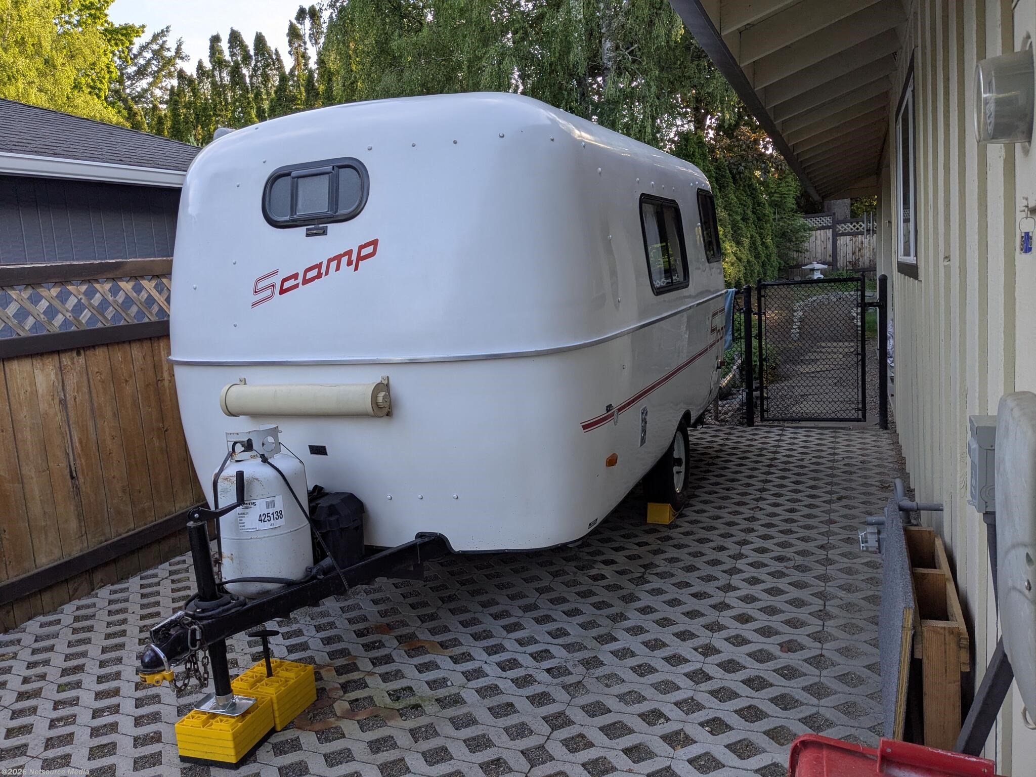 Used 2000 Scamp 16 Standard Side dinette available in Portland, Oregon