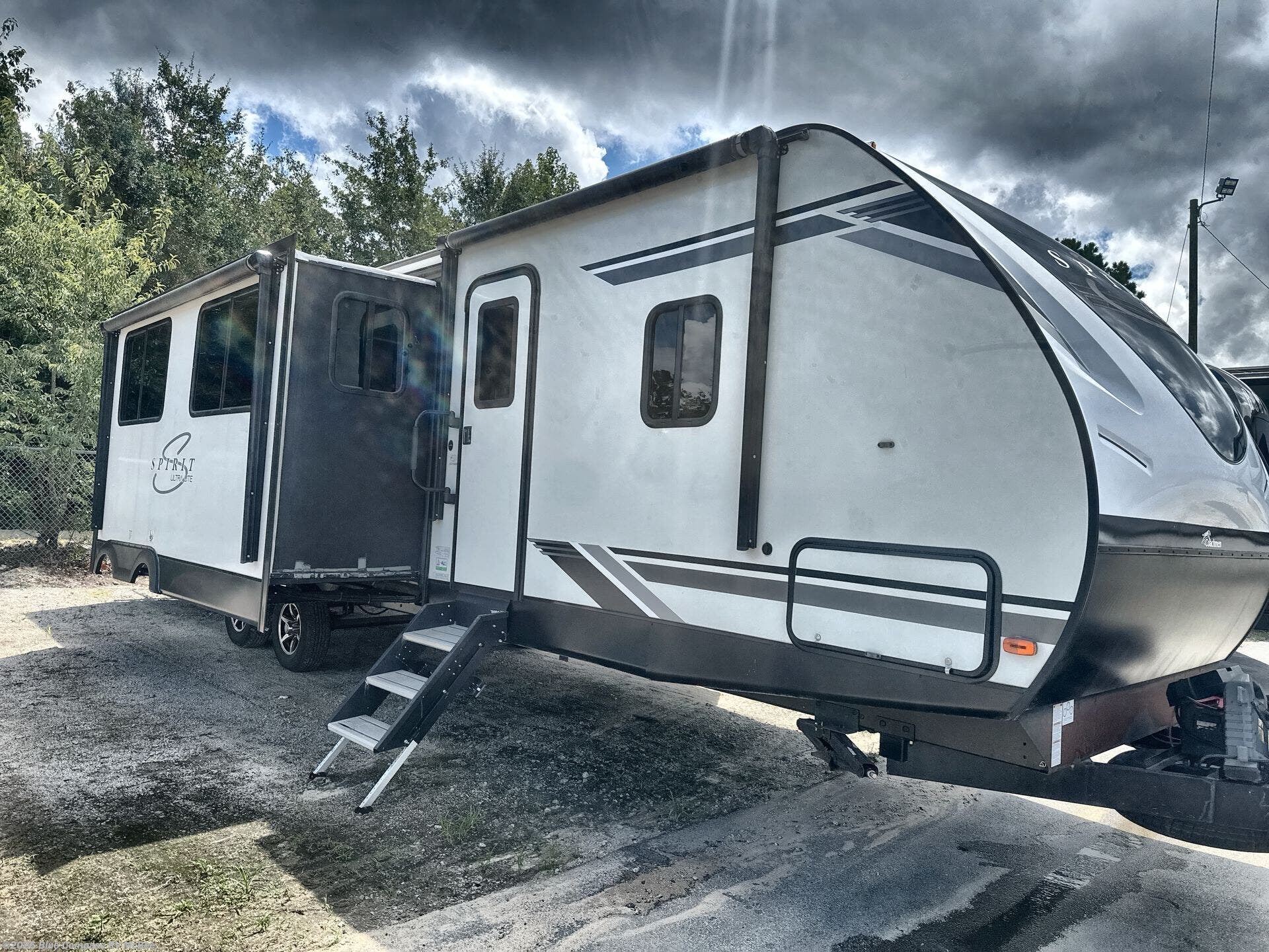 Used 2020 Coachmen Spirit Ultra Lite 3379BH available in Mcbee, South Carolina