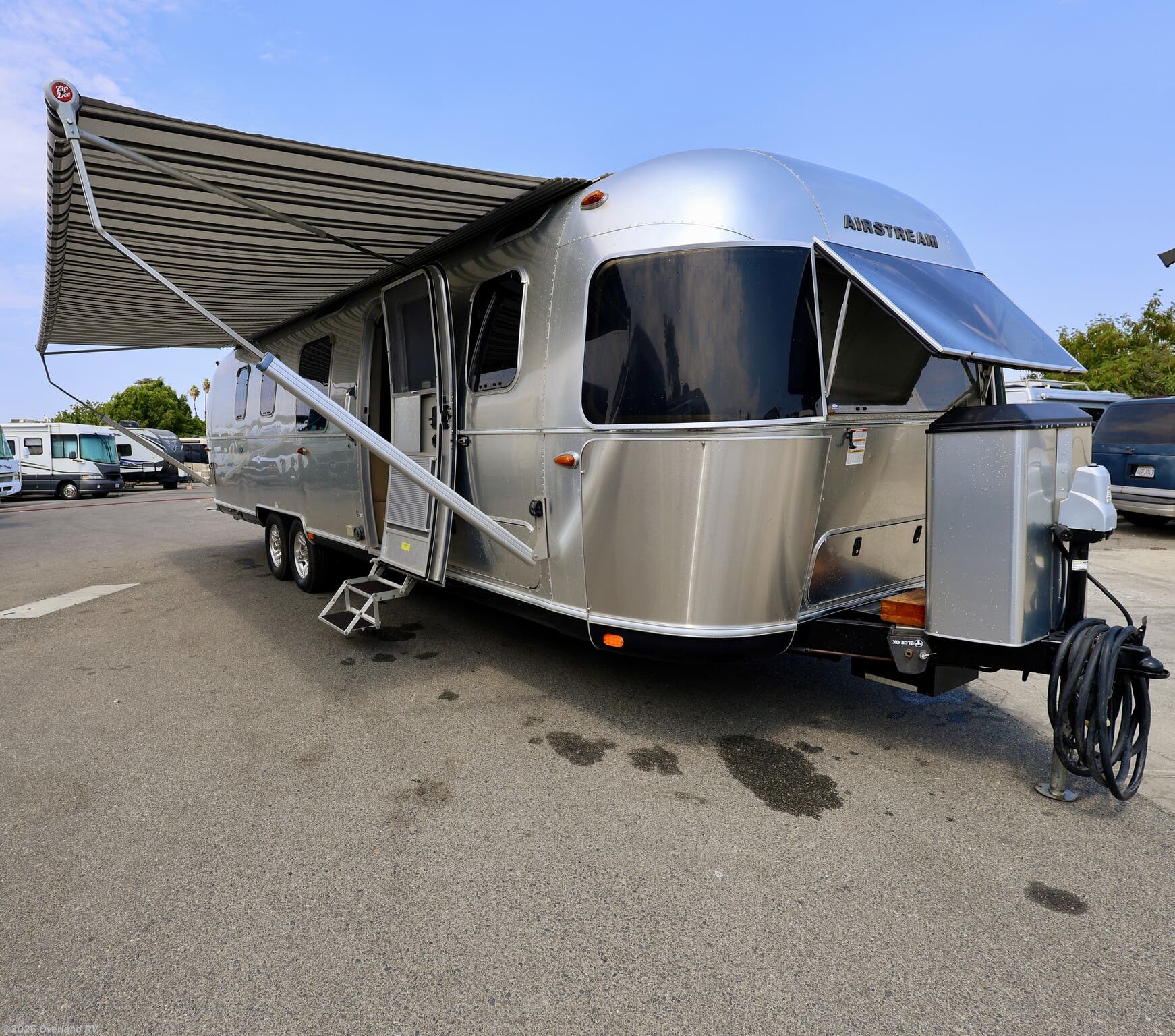 Used 2018 Airstream Classic 33FB available in Riverside, California