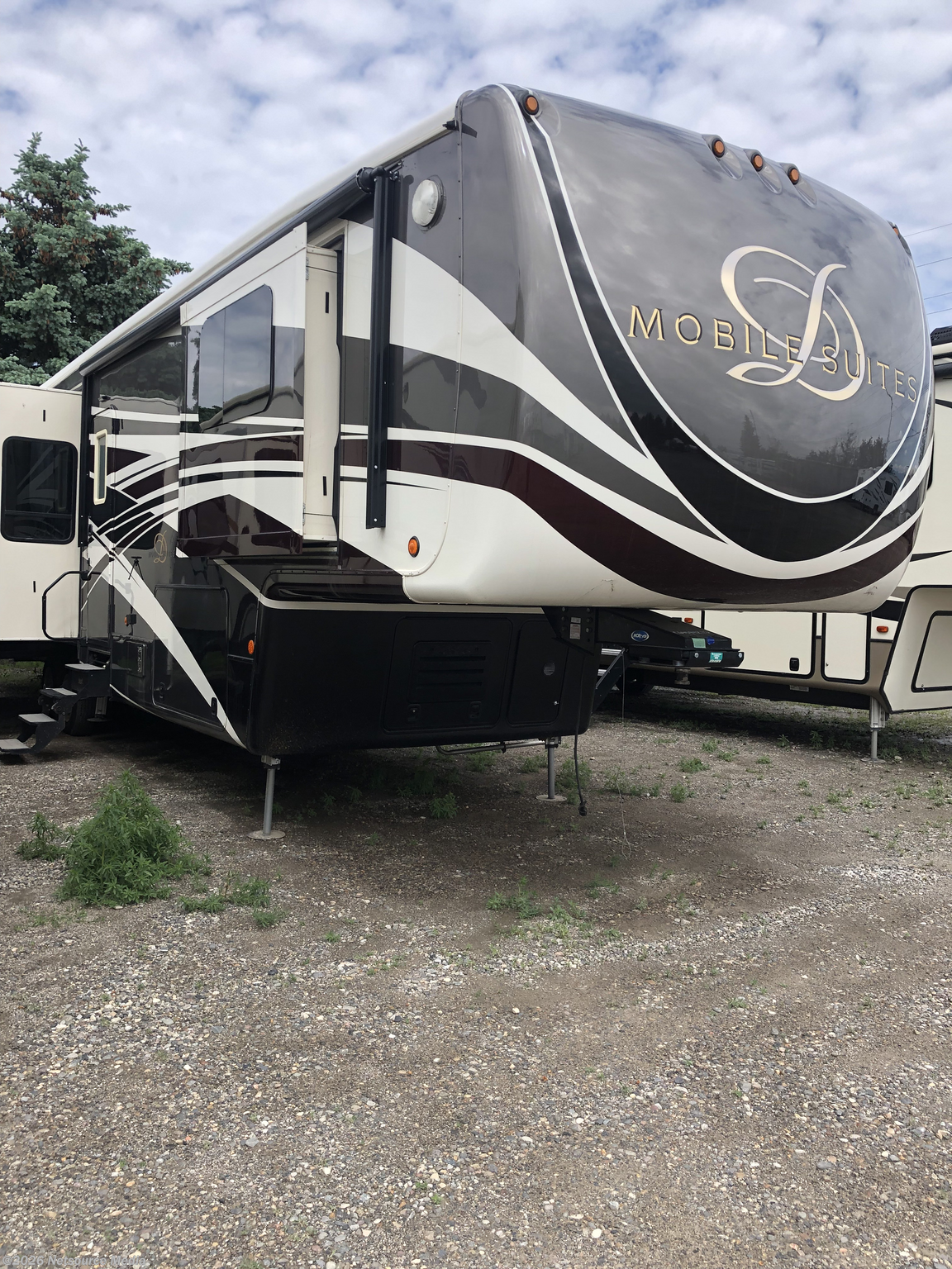 Used 2018 DRV Mobile Suites 40KSSB4 available in Spring Creek, Nevada