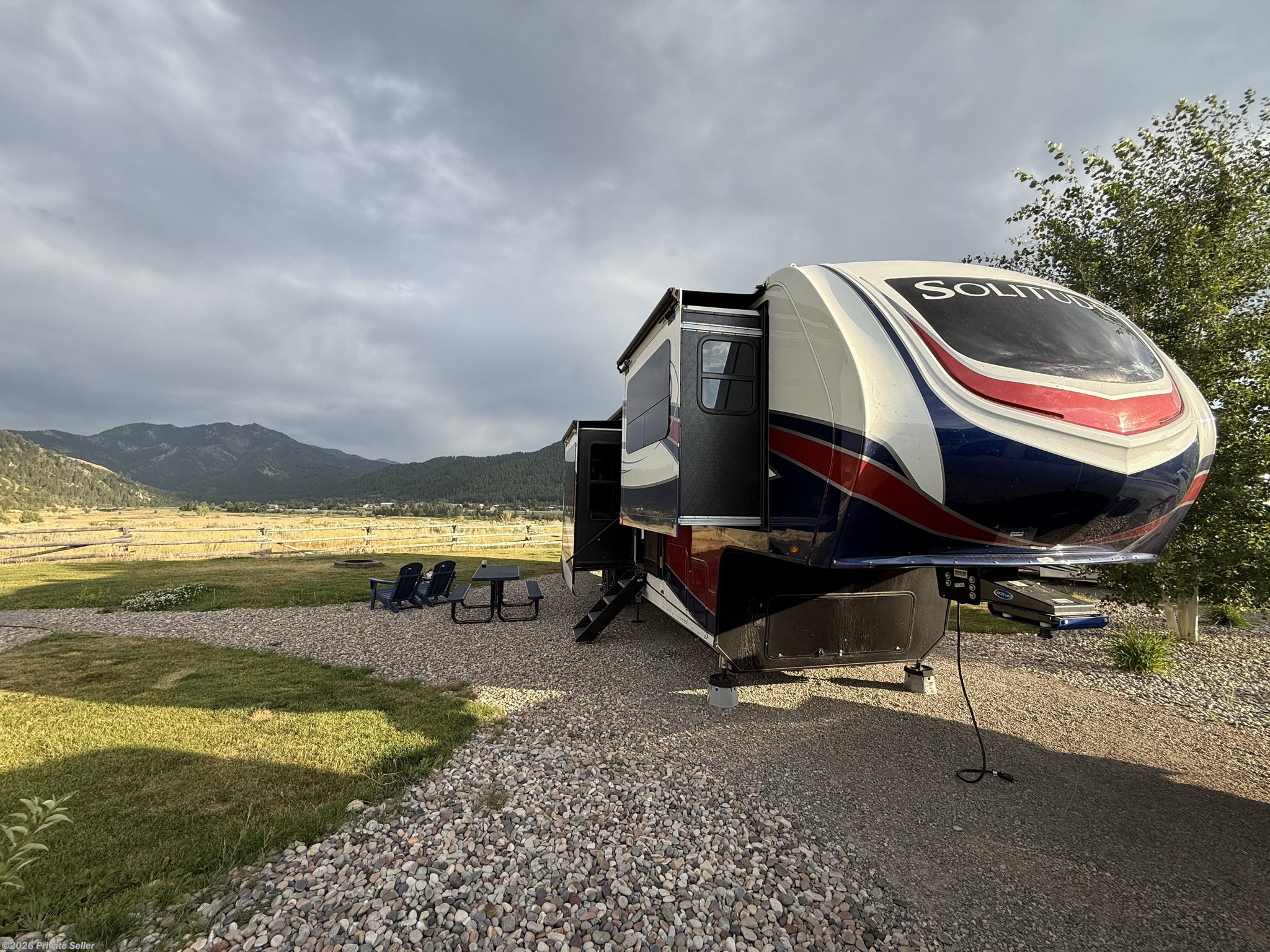 Used 2023  Grand Design Solitude 380FL by Grand Design from For Sale By Owner in Vail, CO