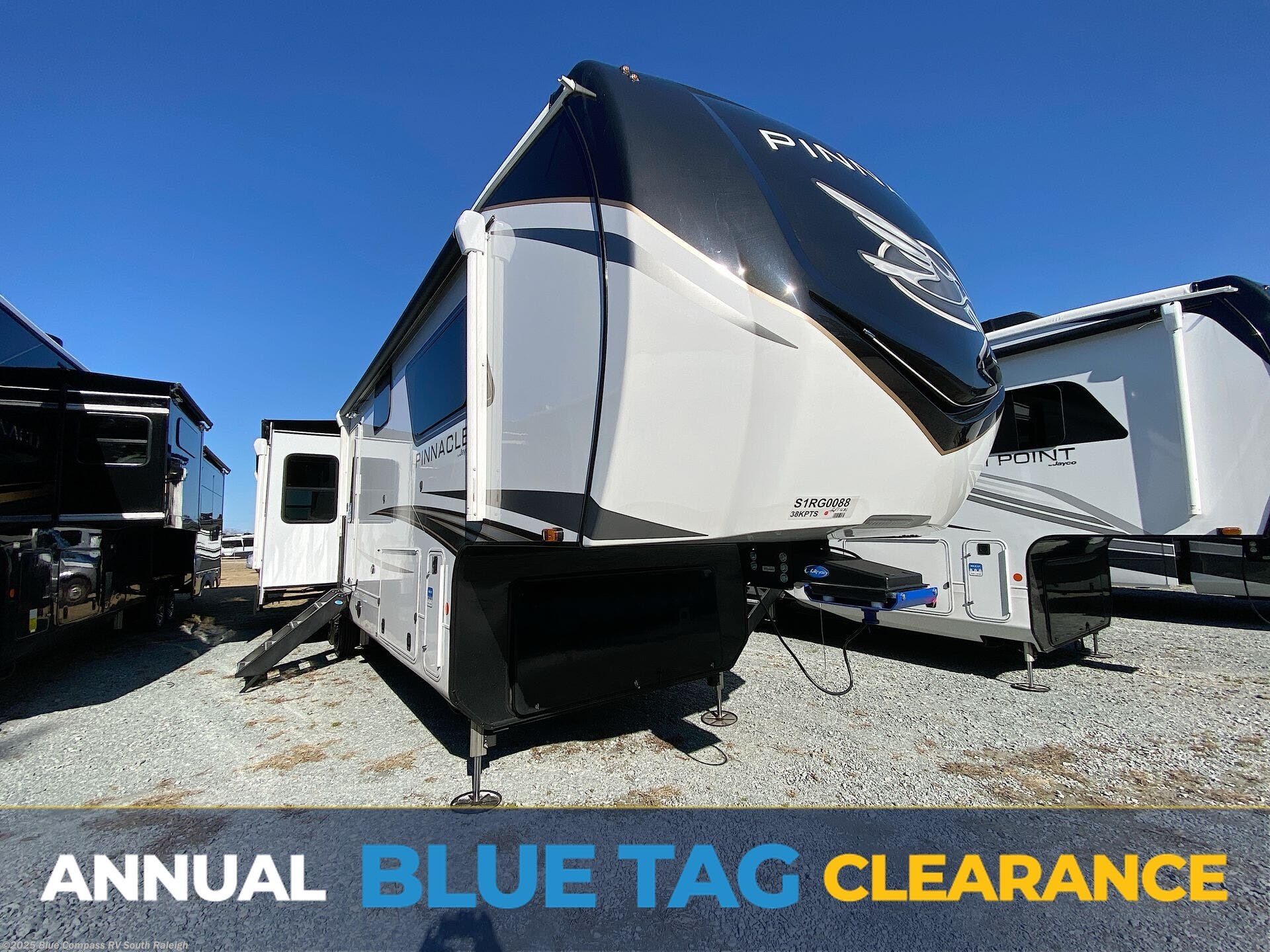 New 2025 Jayco Pinnacle 38KPTS available in Benson, North Carolina