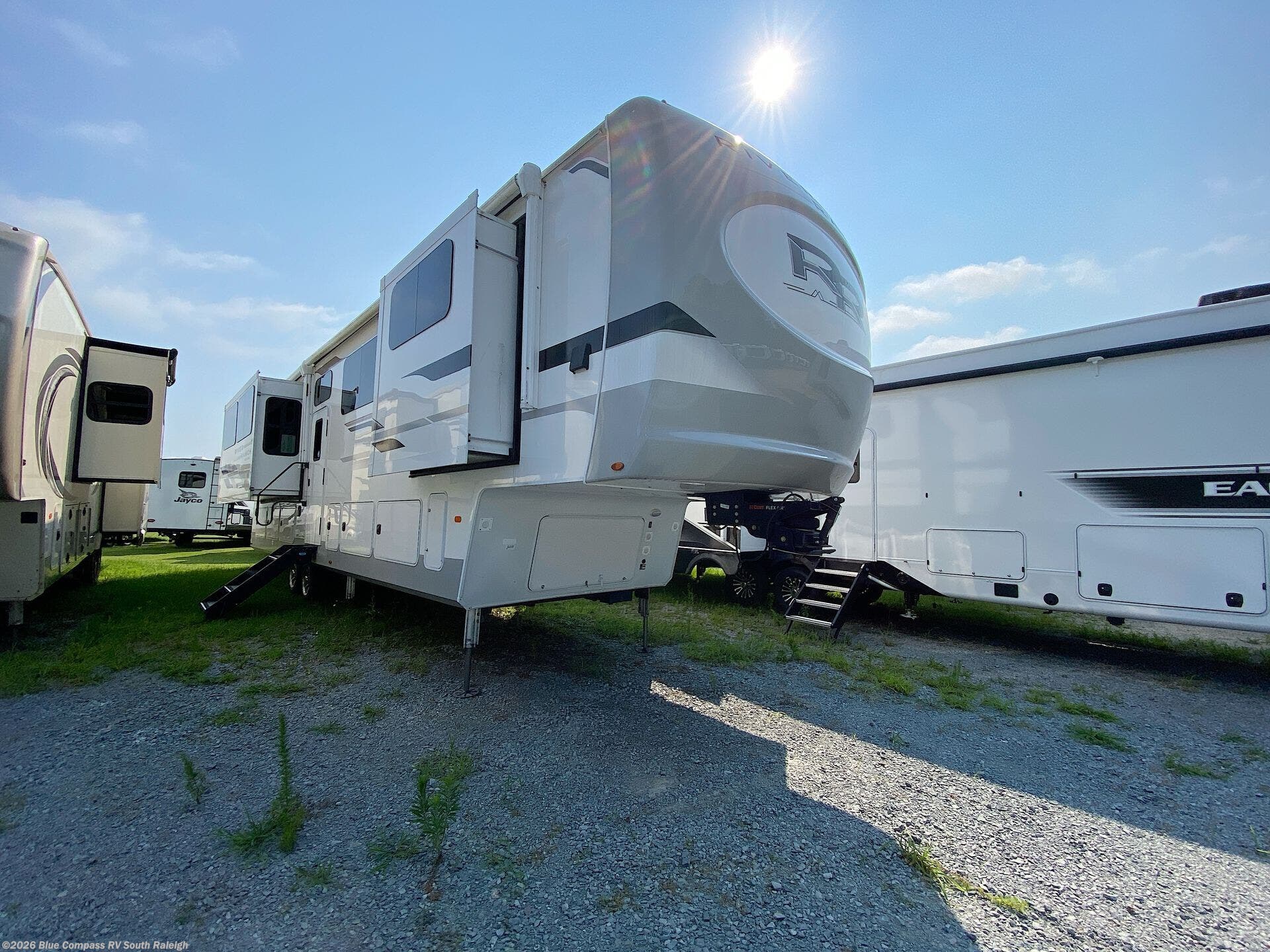 Used 2022 Palomino River Ranch Salem Hemisphere Hyper-Lyte 392mb available in Benson, North Carolina