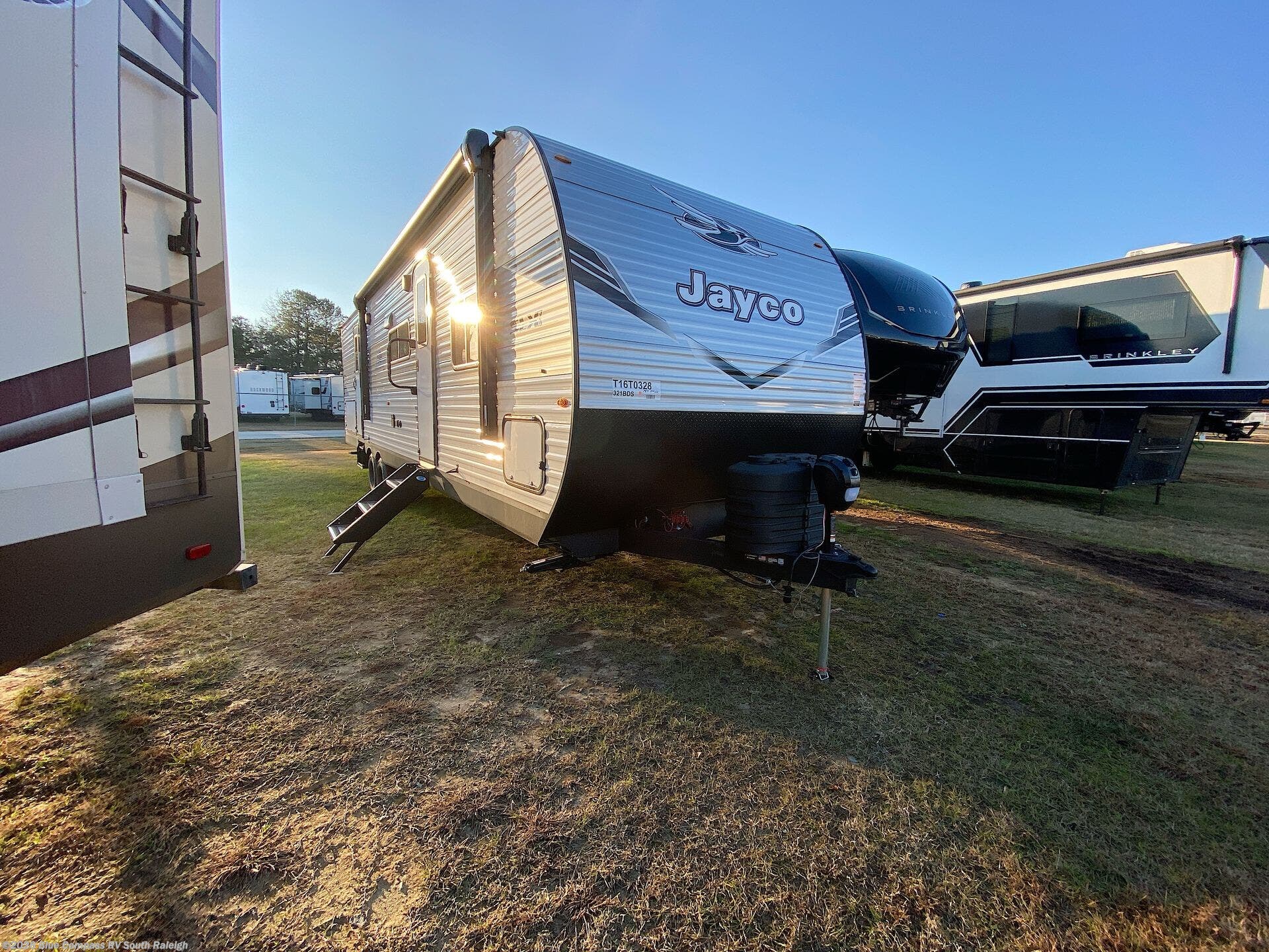 New 2026 Jayco Jay Flight SLX 321BDS available in Benson, North Carolina