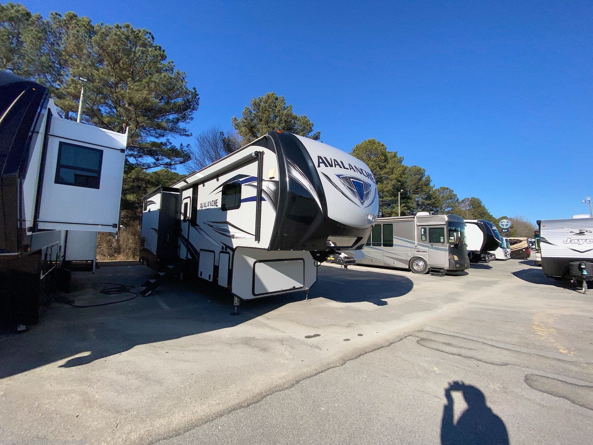 Used 2018 Keystone Avalanche 385BG available in Benson, North Carolina