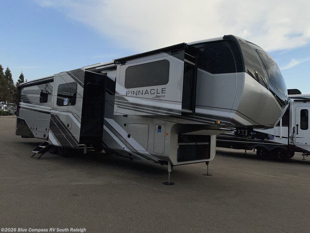 New 2026 Jayco Pinnacle 39FLOK available in Benson, North Carolina
