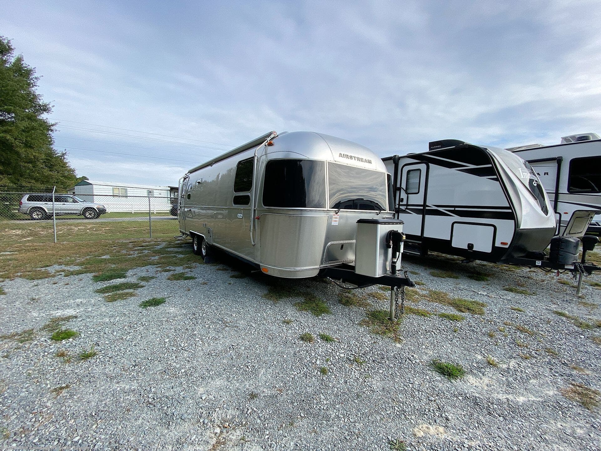 Used 2023 Airstream Flying Cloud 27FB available in Benson, North Carolina