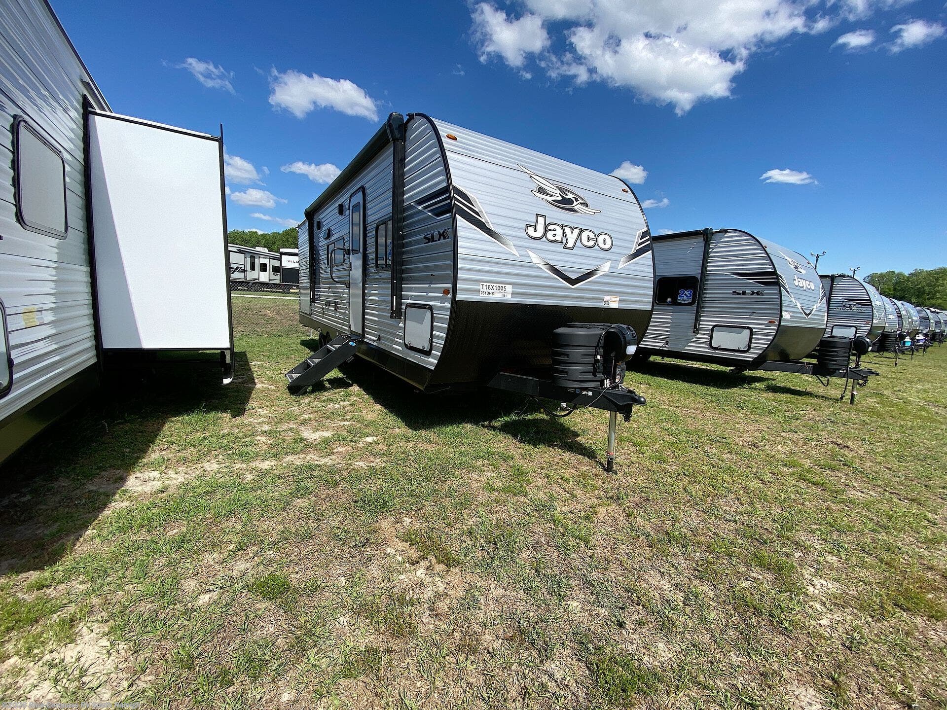 New 2026 Jayco Jay Flight SLX 261BHS available in Benson, North Carolina