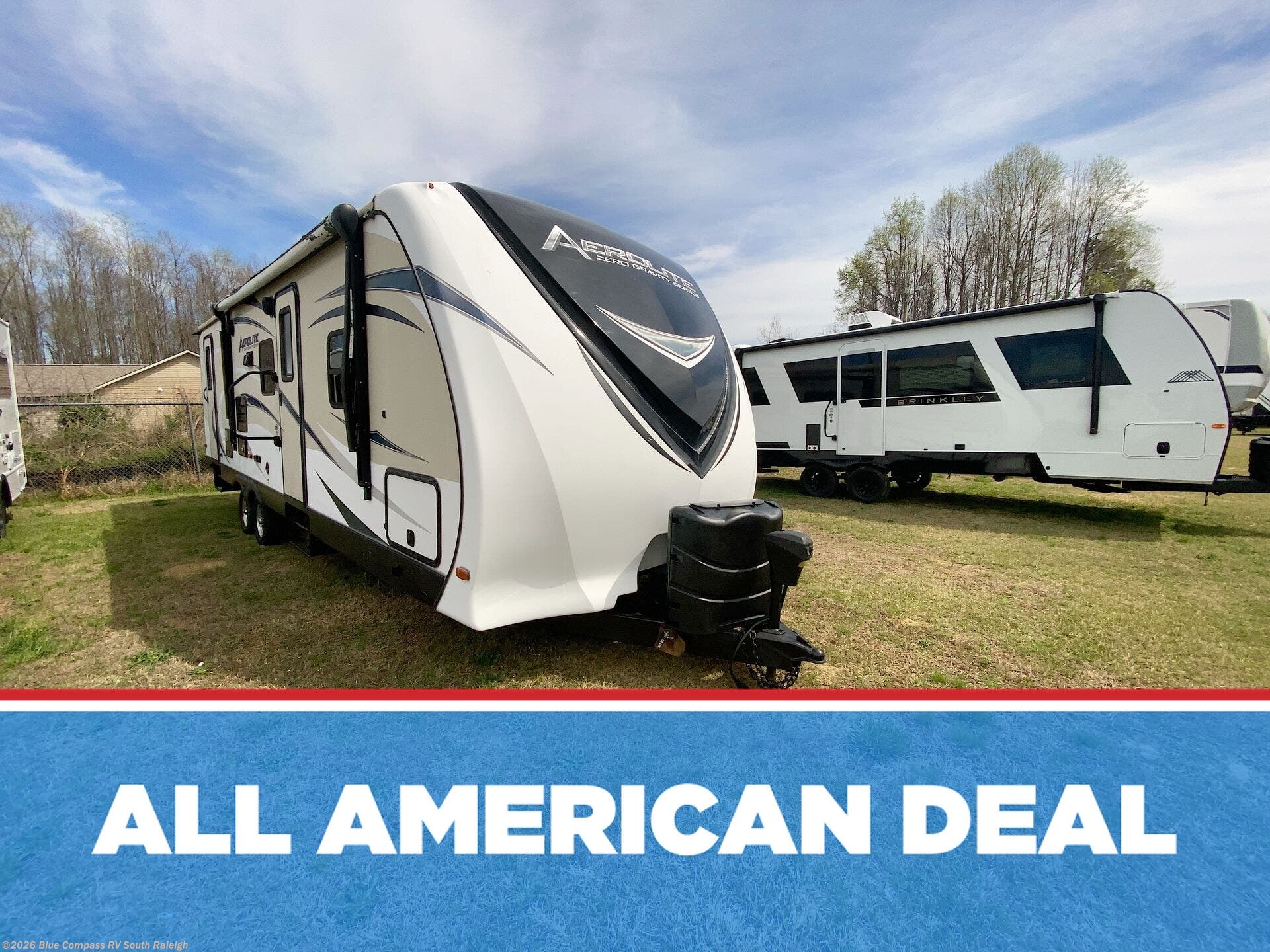 Used 2017 Dutchmen Aerolite Luxury Class 282DBHS available in Benson, North Carolina