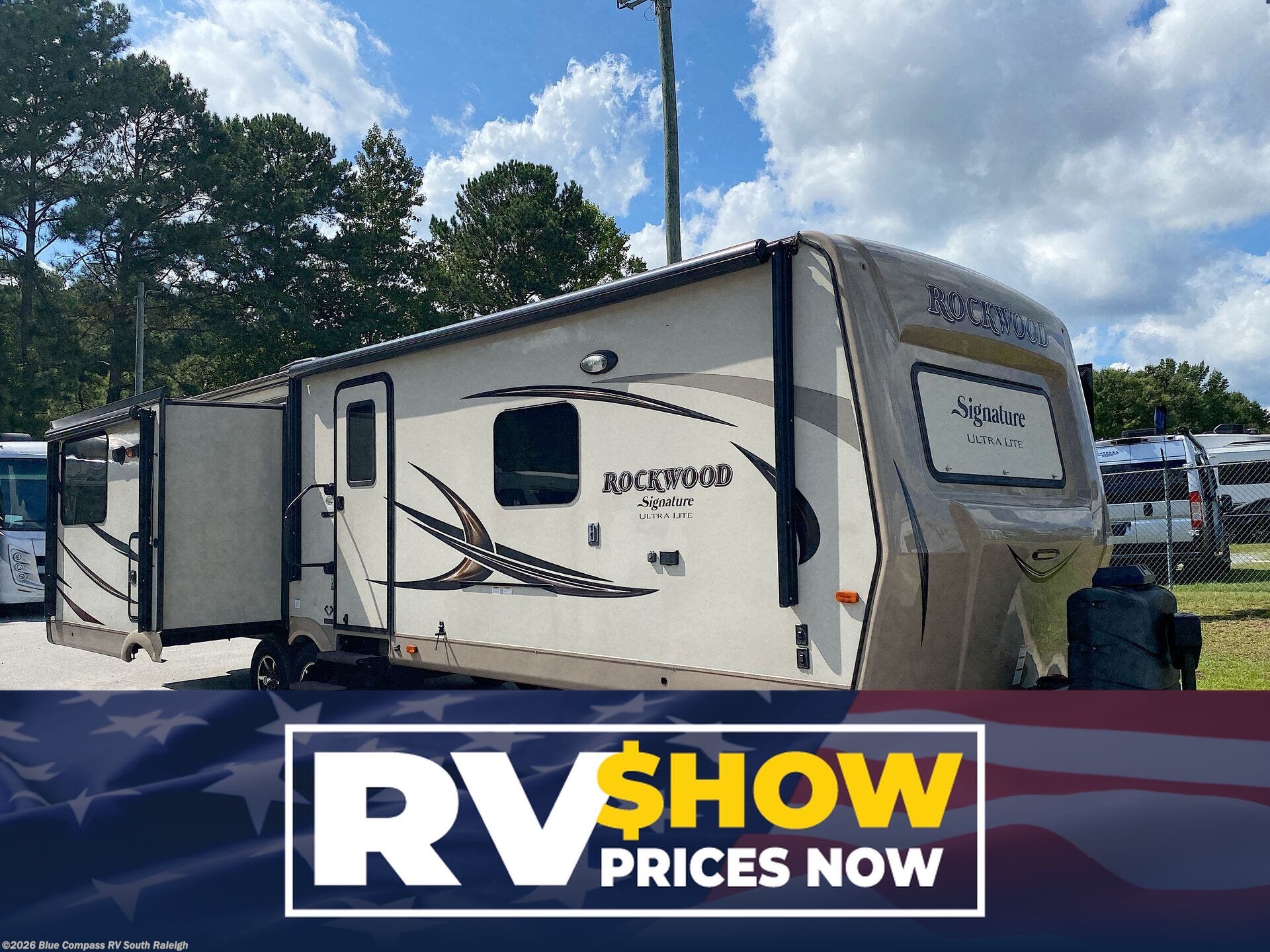 Used 2017  Forest River Rockwood Signature Ultra Lite 8329SS by Forest River from Blue Compass RV South Raleigh in Benson, NC