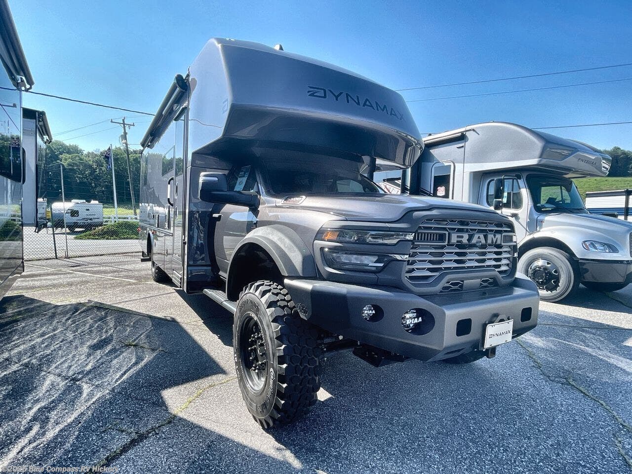 New 2026 Dynamax Corp  isata 5 30FWDEX 4X4 Extreme Edition available in Claremont, North Carolina
