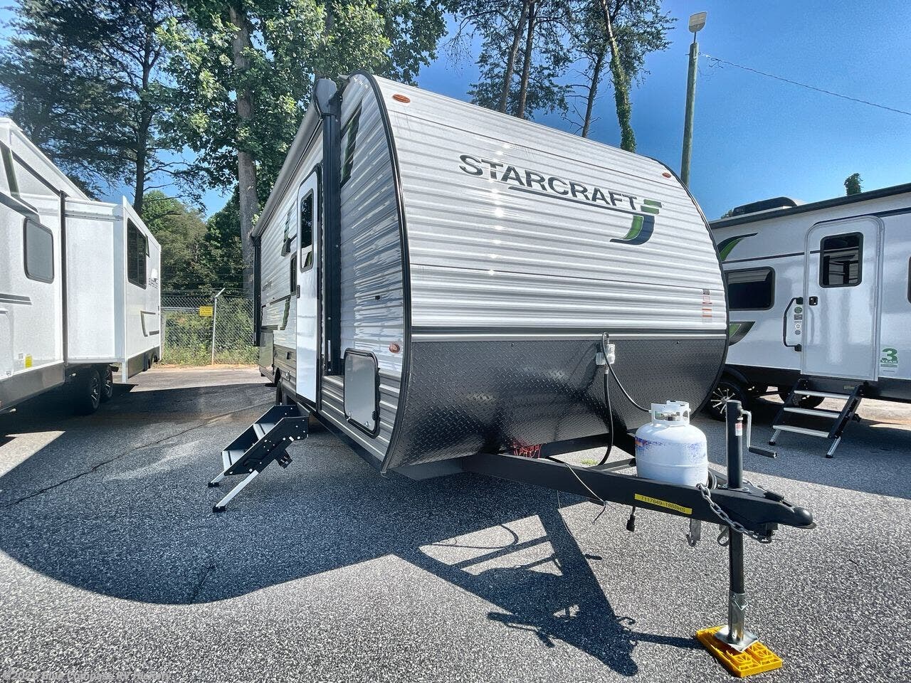 Used 2026 Starcraft Autumn Ridge 188BHS available in Claremont, North Carolina