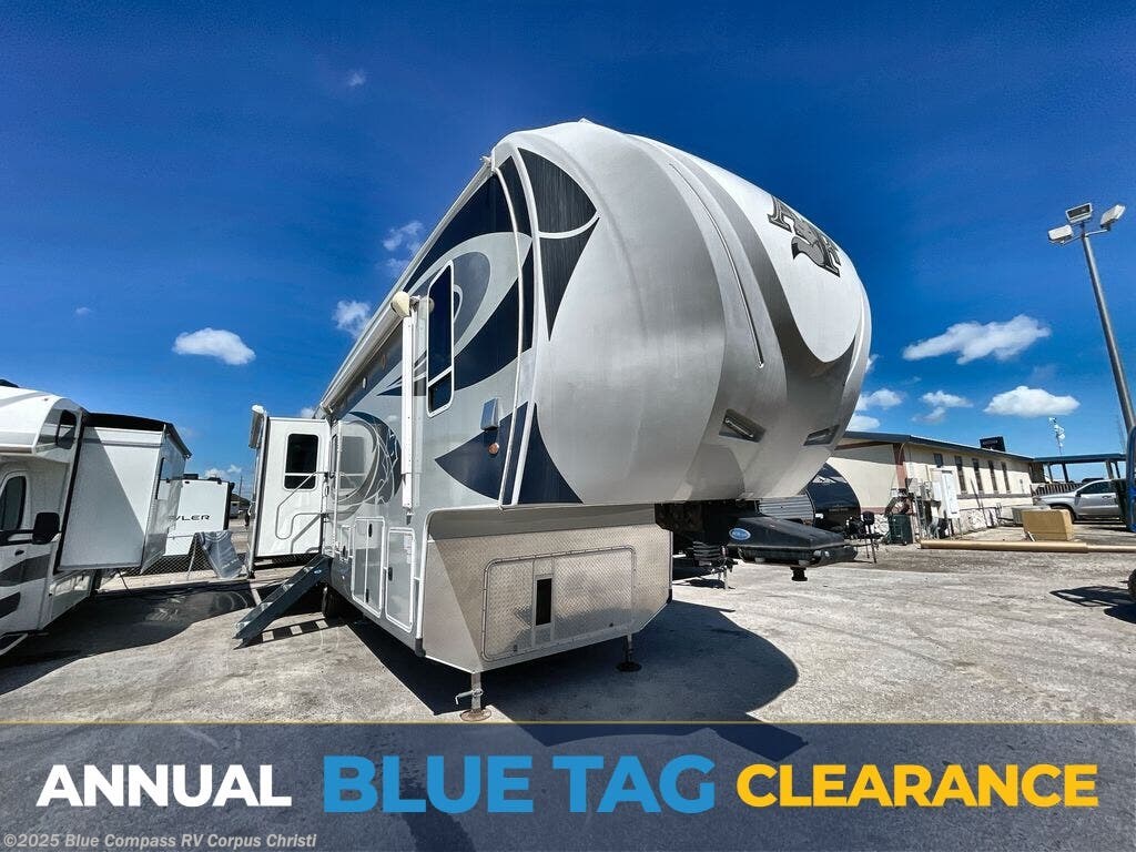 Used 2020 Northwood Arctic Fox Grande Ronde 35-5Z available in Corpus Christi, Texas