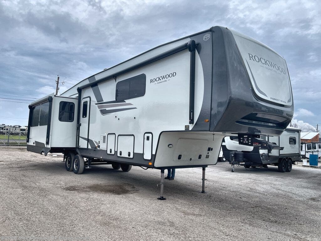 New 2026 Forest River Rockwood Signature 401SFB available in Corpus Christi, Texas
