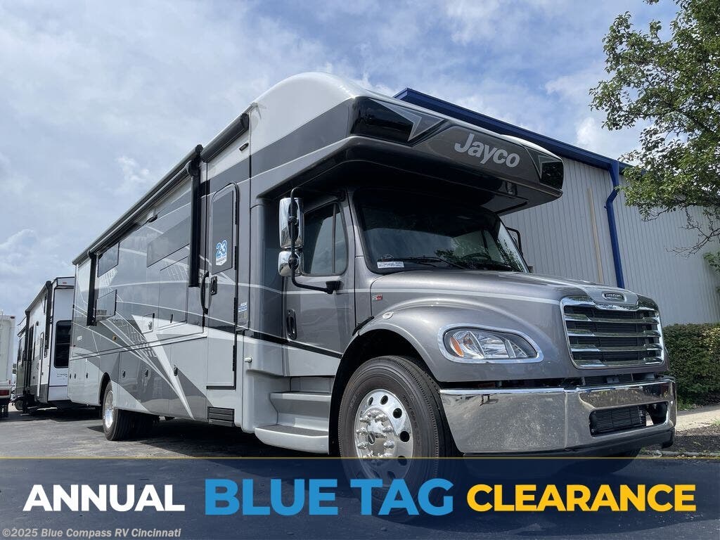 New 2026 Jayco Seneca 37L available in Cincinnati, Ohio