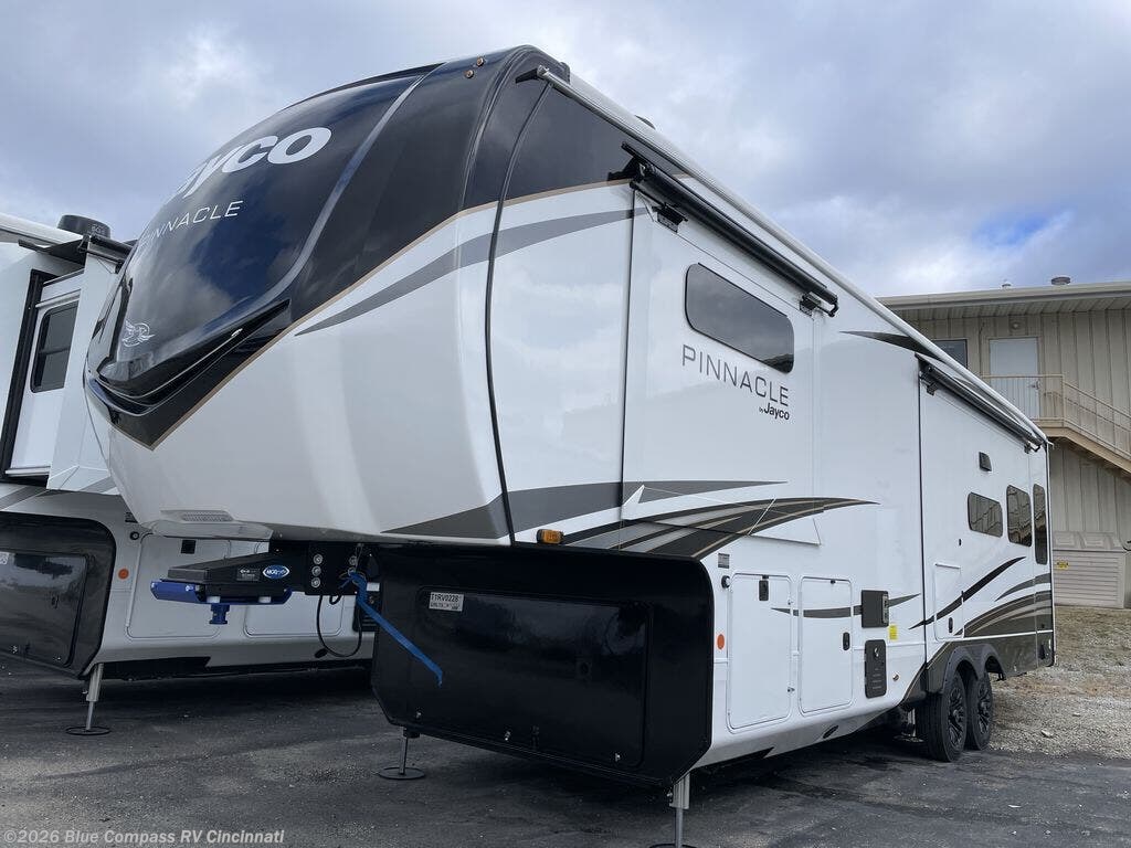 New 2026 Jayco Pinnacle 32RLTS available in Cincinnati, Ohio