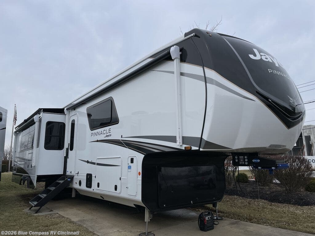 New 2026 Jayco Pinnacle 38FBRK available in Cincinnati, Ohio