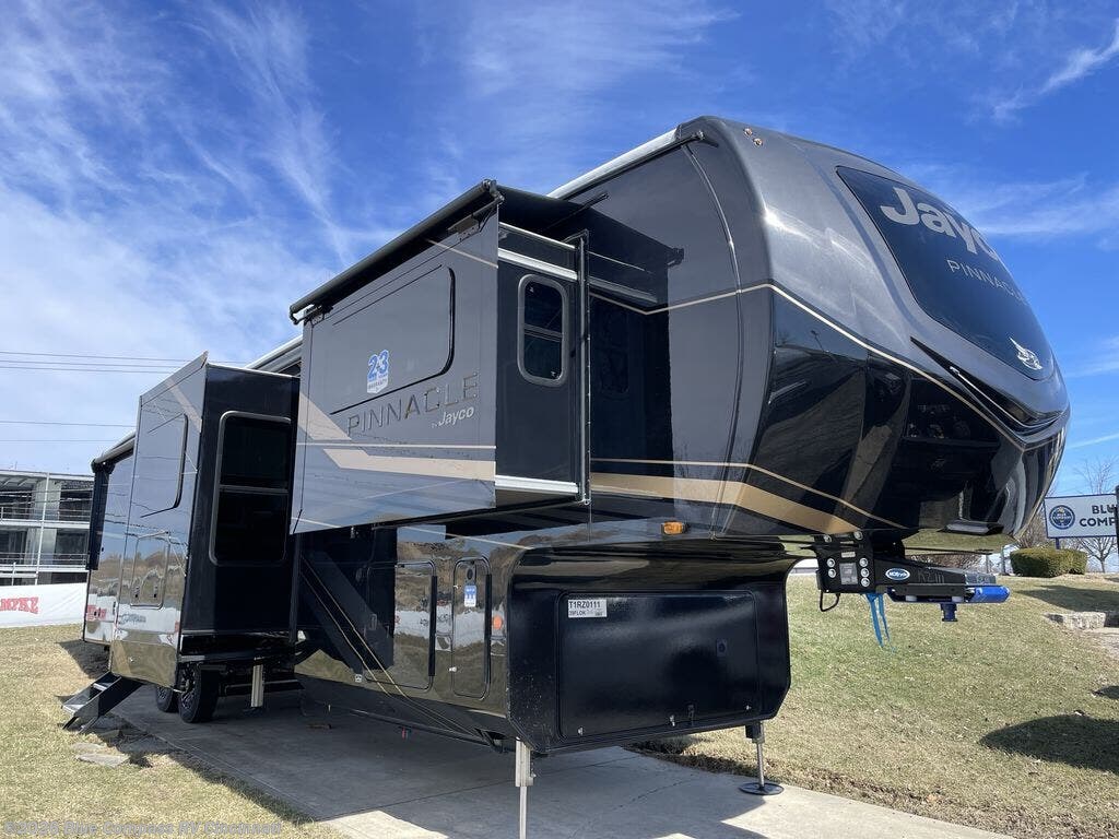 New 2026 Jayco Pinnacle 39FLOK available in Cincinnati, Ohio