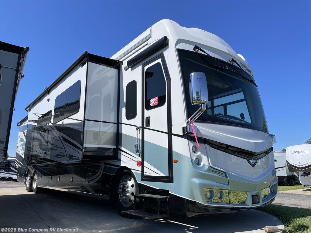 New 2026 Fleetwood Discovery LXE 44B available in Cincinnati, Ohio