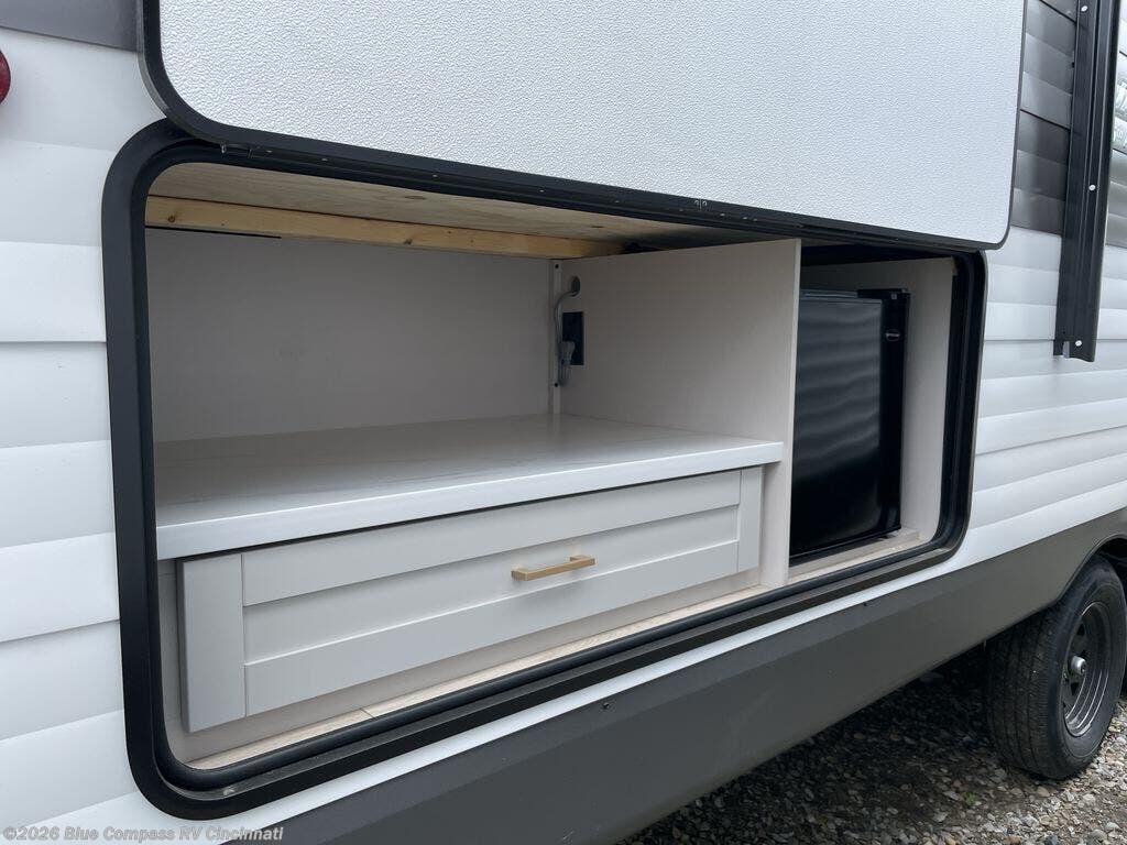 New 2027 Jayco Jay Flight SLX 261BHS available in Cincinnati, Ohio