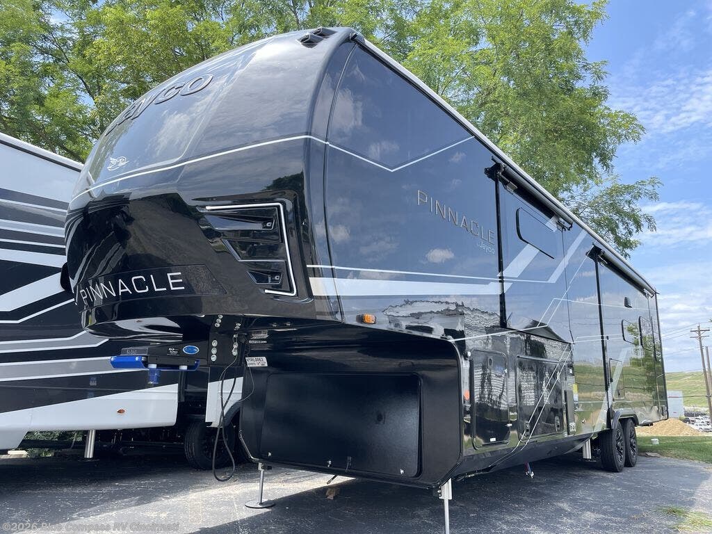 New 2027 Jayco Pinnacle 36FBTS available in Cincinnati, Ohio