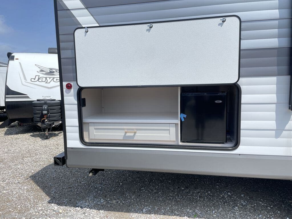 New 2027 Jayco Jay Flight 261BHS available in Cincinnati, Ohio