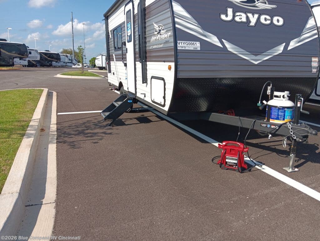 New 2027 Jayco Jay Flight 175FQ available in Cincinnati, Ohio