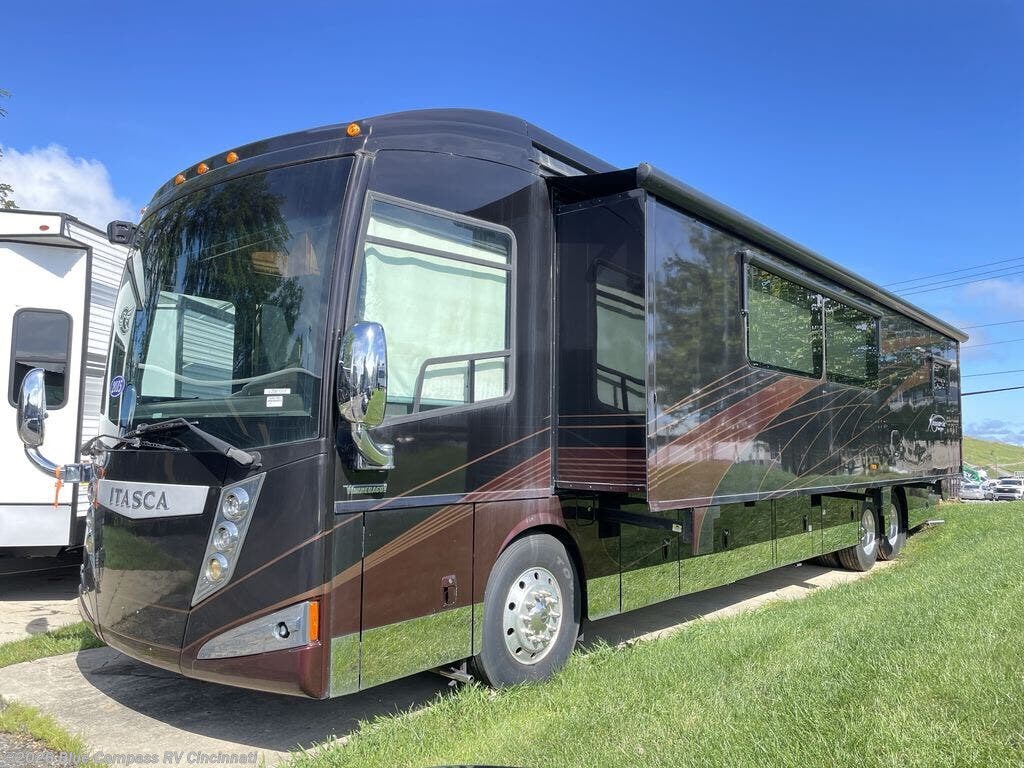 Used 2015 Itasca Ellipse Ultra 42HL available in Cincinnati, Ohio