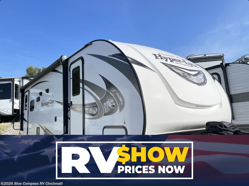 Used 2019  Forest River Wildwood Heritage Glen Hyper-Lyte 26RLHL by Forest River from Blue Compass RV Cincinnati in Cincinnati, OH