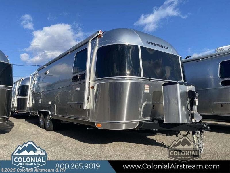 New 2025 Airstream International 27FBT Twin available in Millstone Township, New Jersey