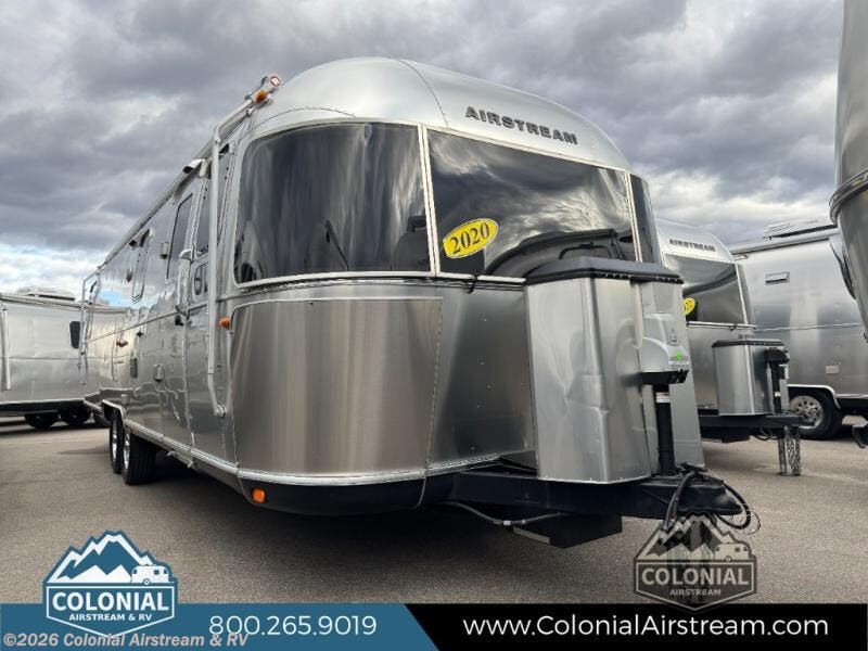 Used 2020  Airstream Classic 30RBQ Queen by Airstream from Colonial Airstream & RV in Millstone Township, NJ