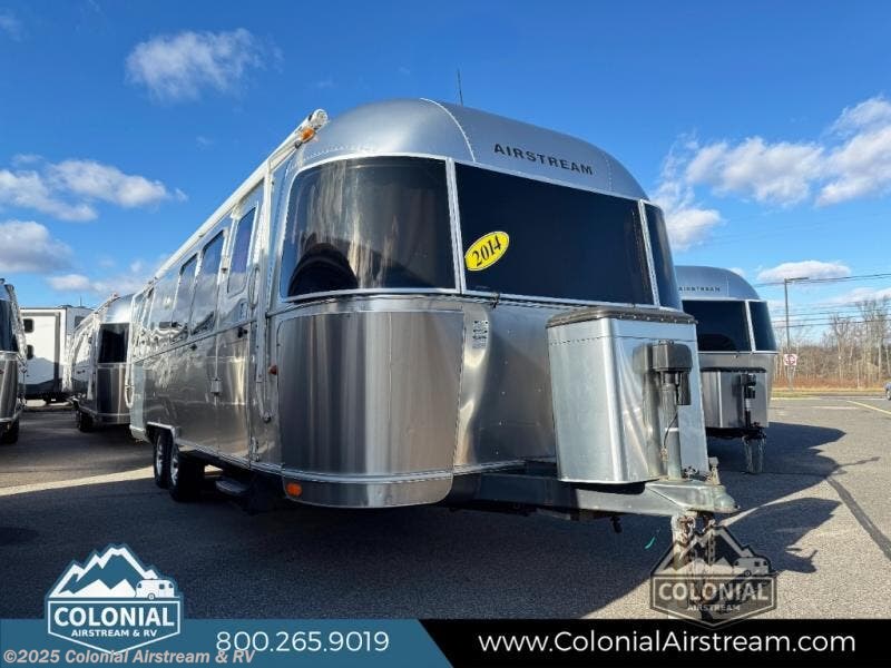 Used 2014 Airstream Flying Cloud 28RBQ Queen available in Millstone Township, New Jersey