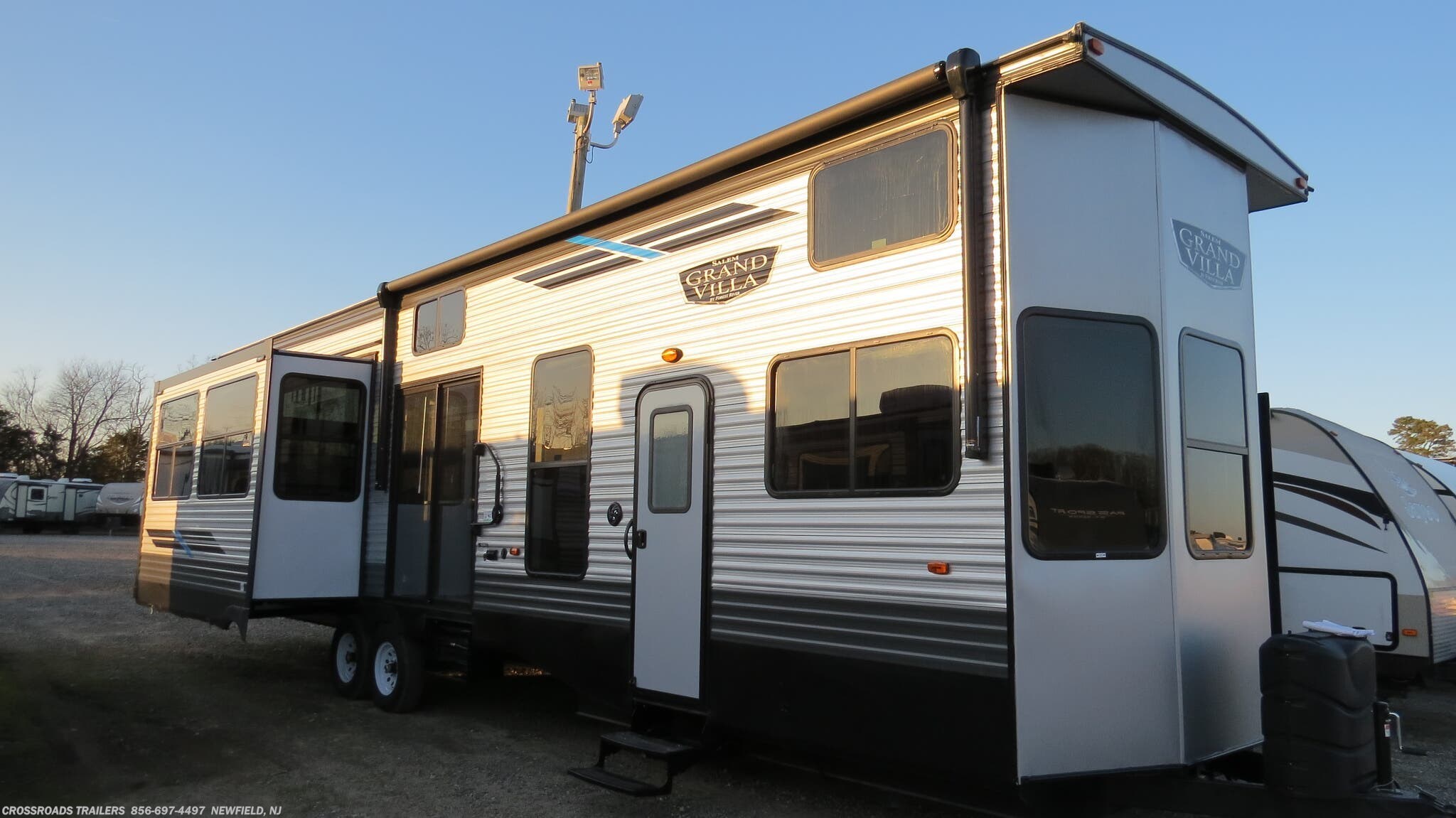 travel trailer dealers maine