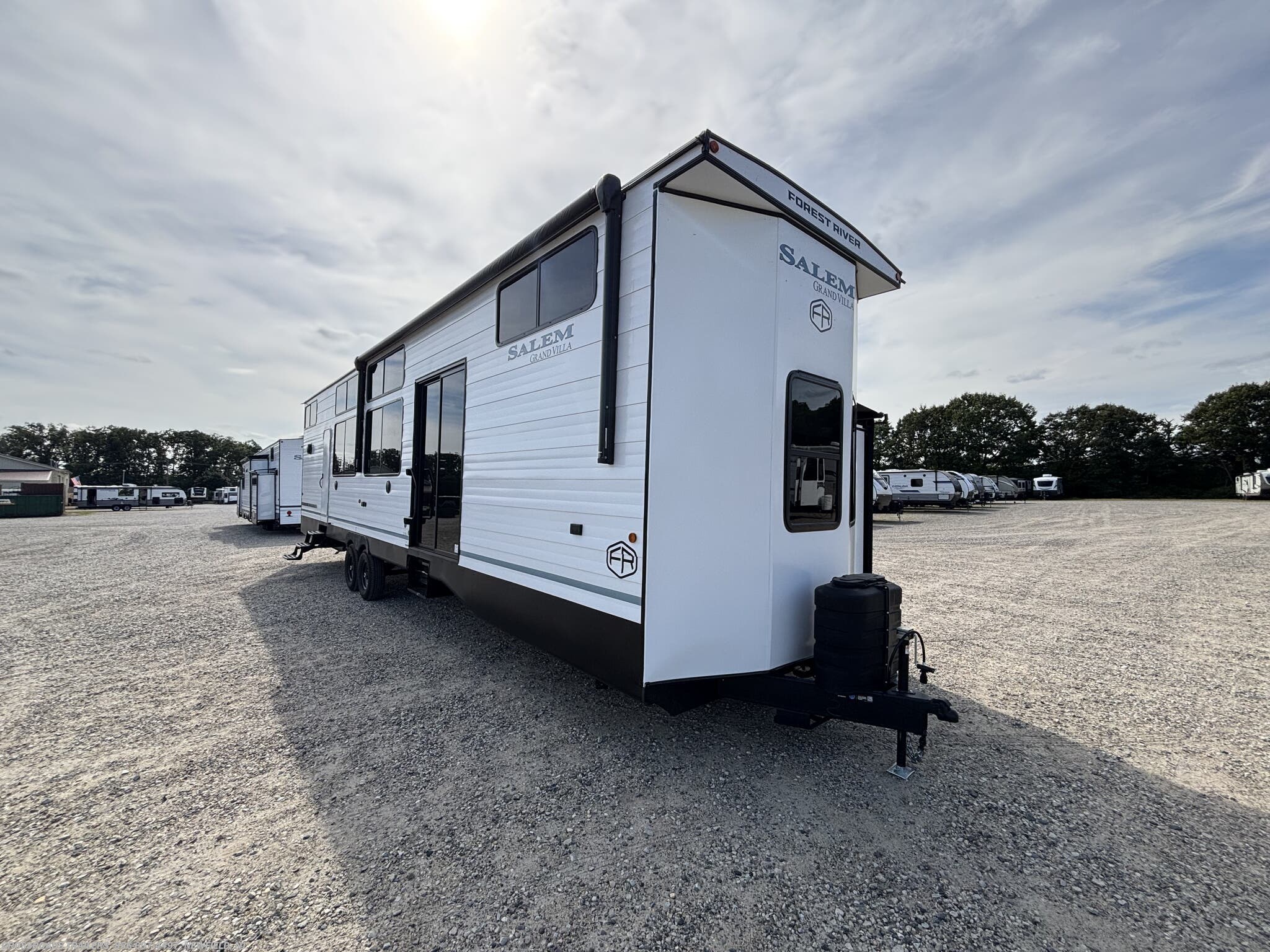 New 2027 Forest River Salem Grand Villa 42ICE available in Newfield, New Jersey