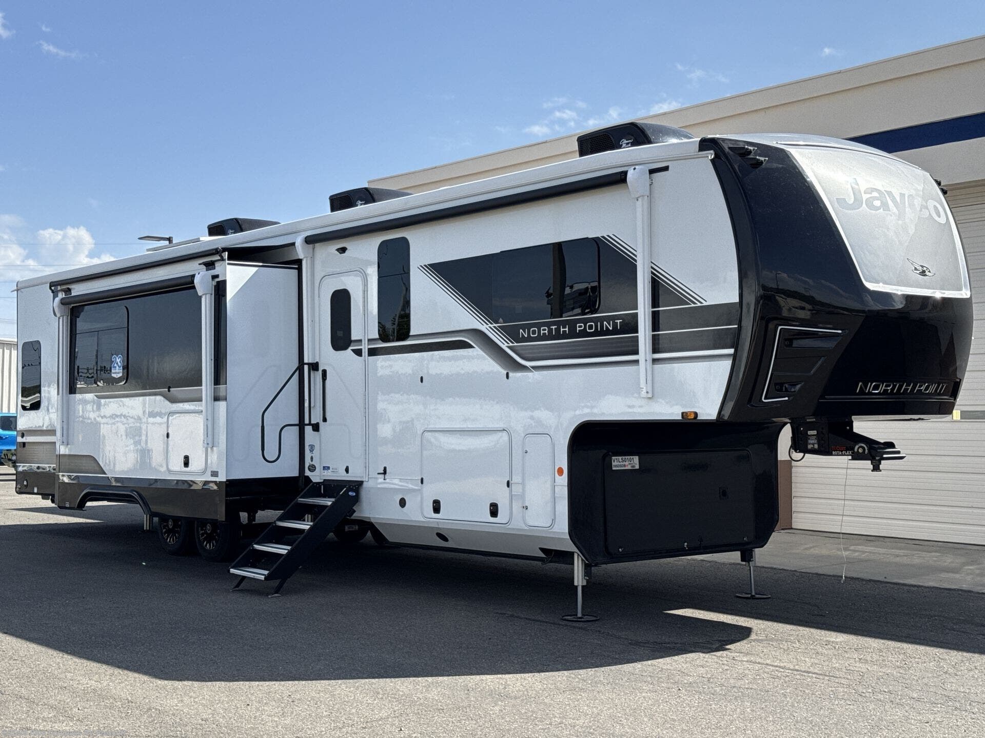 New 2027 Jayco North Point 395DSDB available in Prescott, Arizona