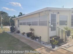 Used 1987 Oakwood   available in North Fort Myers, Florida